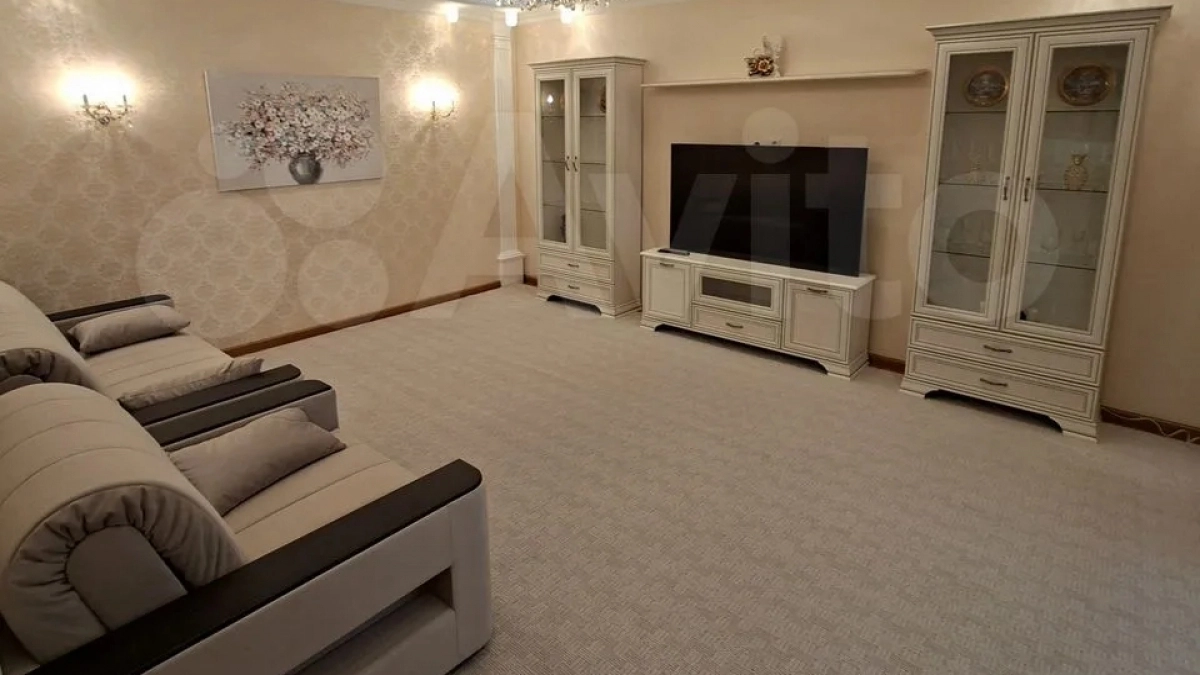 Элитный дом, теплые полы, вся техника: самая дорогая квартира сдается в Курске за 80 тысяч рублей