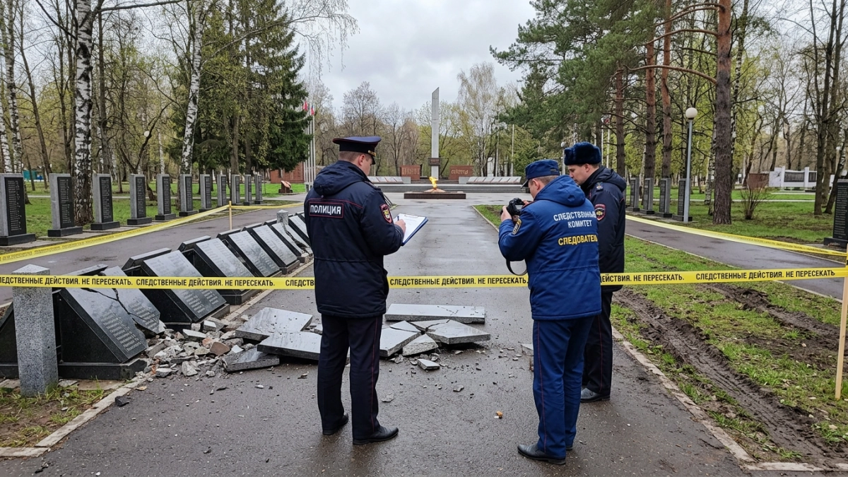 В Курске строители повредили мемориал советским воинам во время реконструкции