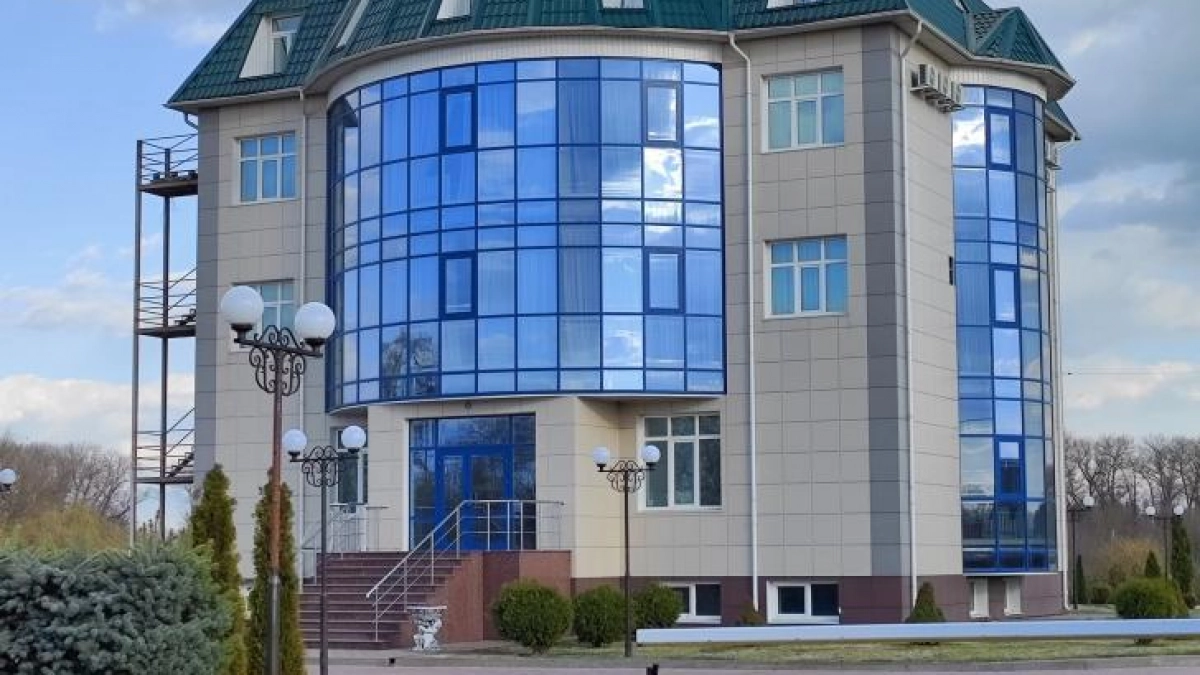 Депутат нашёл «овощехранилище» на берегу реки — внутри оказалась гостиница