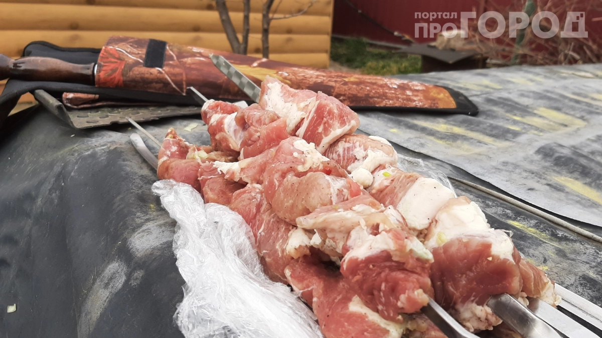 Никогда больше не режьте лук кольцами: 500 г лука на маринад — и шашлык станет нежнее, чем в лучшем ресторане