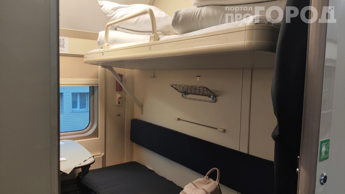 «Умоляю, не делайте этого»: за что проводницы ненавидят пассажиров поездов — подстаканники, мусор под полкой и дебош 