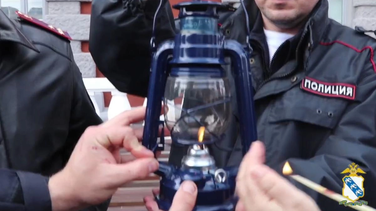 Благодатный огонь из Иерусалима доставили в приграничную Курскую область к Пасхе