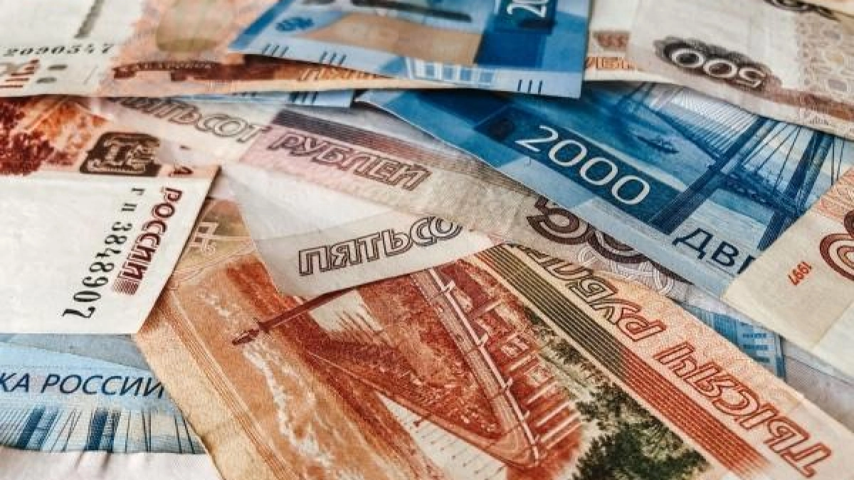 Монолитчик зарабатывает 237 500 рублей: топ профессий Курской области