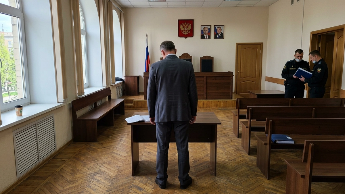 Директор стройфирмы получил 8 лет за мошенничество при строительстве укреплений в Курской области