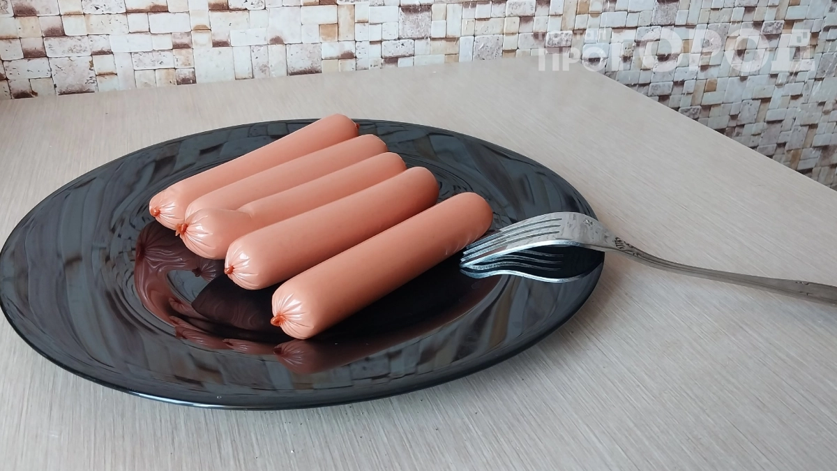 Не жарьте сосиски ни в коем случае: диетолог раскрыл секрет — это изменит ваш завтрак