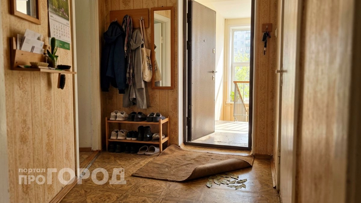 Выкинула всю химию из шкафов: лавровый лист справляется с грязью и запахами в разы быстрее дорогих средств