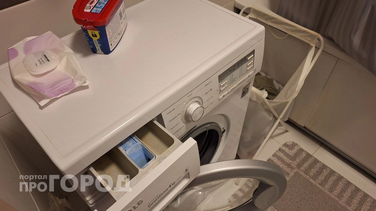 Мастера скрывают этот простой способ очистки стиральной машины: зажмите две кнопки для удаления всей грязи