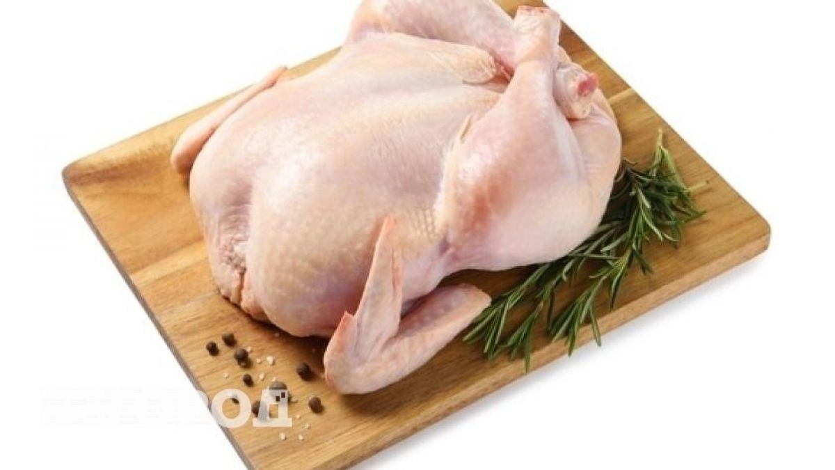 Хватит мыть курицу под краном: вы разносите опасные бактерии по всей кухне и рискуете здоровьем близких