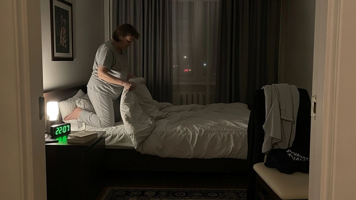 Почему после 60 лет нельзя спать в такой позе: кардиологи раскрыли связь с риском инсульта