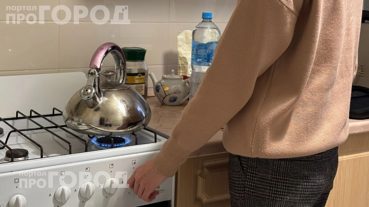 Пустили лжегазовщика в дом: три скрытые фразы мошенников, которые помогут вычислить обман и спасти деньги