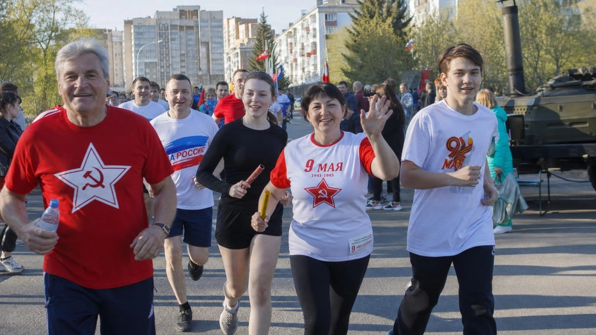 30 команд вышли на эстафету в честь 81-летия Победы в Курске