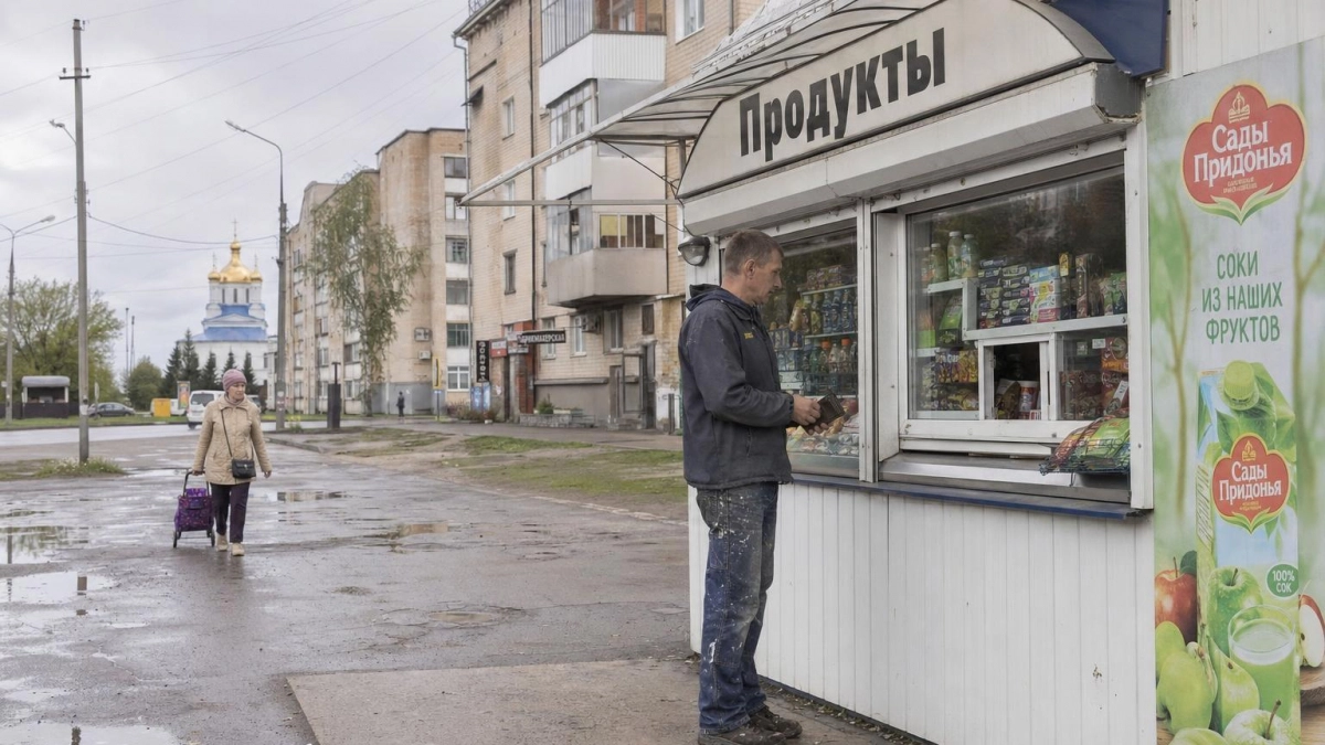 Средняя зарплата курян в феврале упала на 7% после декабрьского пика