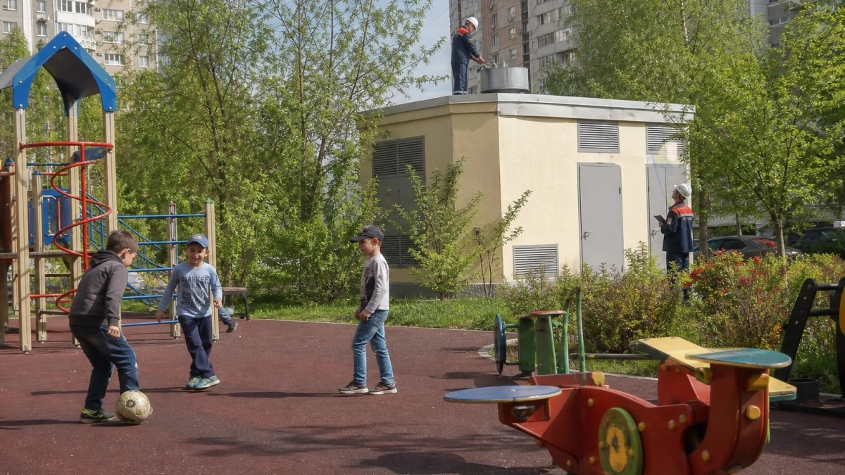 В Рыльском районе БПЛА упал на детскую площадку — никто не пострадал