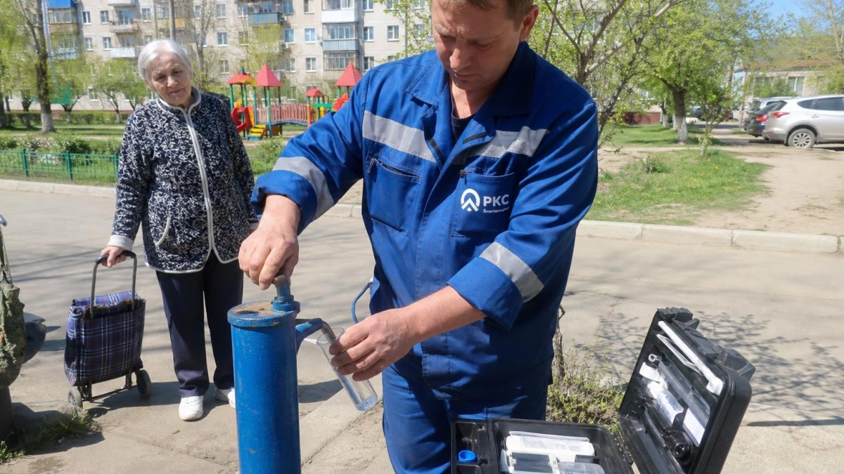 Министр ЖКХ лично проверит воду с запахом ацетона во Льгове