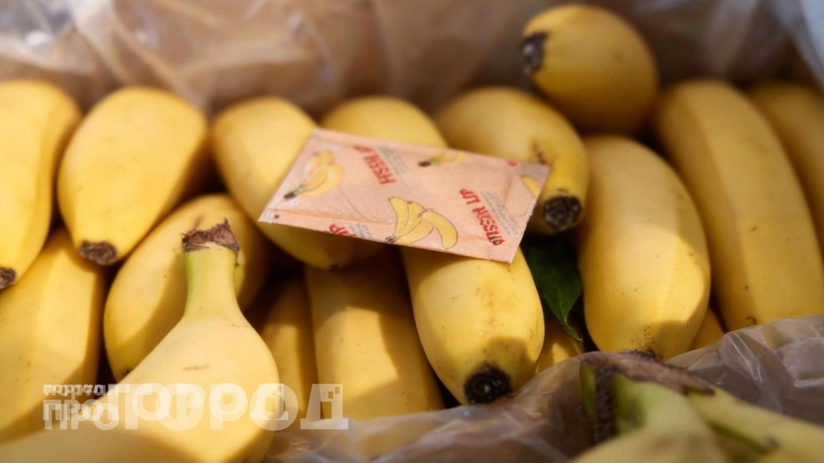 Перестала выбрасывать и забираю домой маленькие пакетики из ящиков с бананами: узнала зачем они нужны в быту