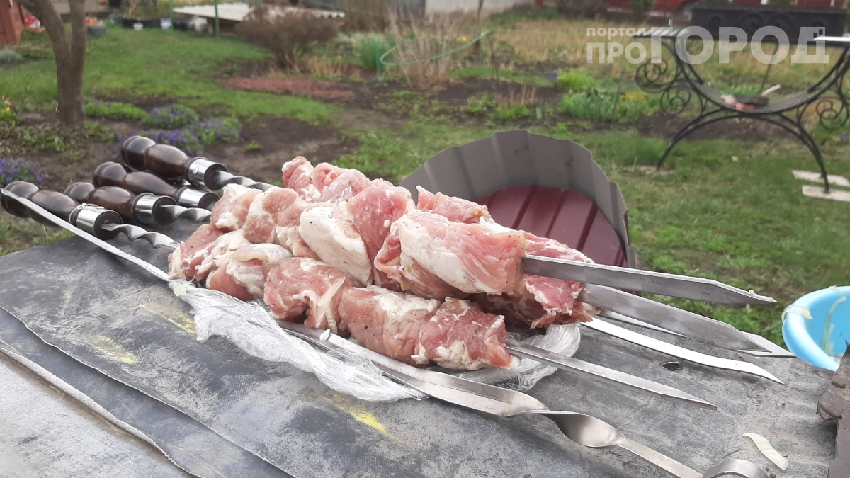 Шашлык удался, а люля — нет: 5 ошибок, из‑за которых фарш слетает с шампура