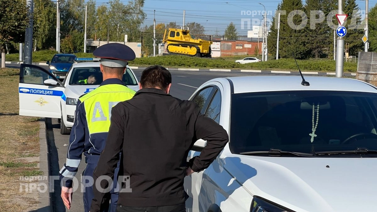 Вопрос закрыт раз и навсегда: вот до какого реального возраста российским водителям разрешено садиться за руль