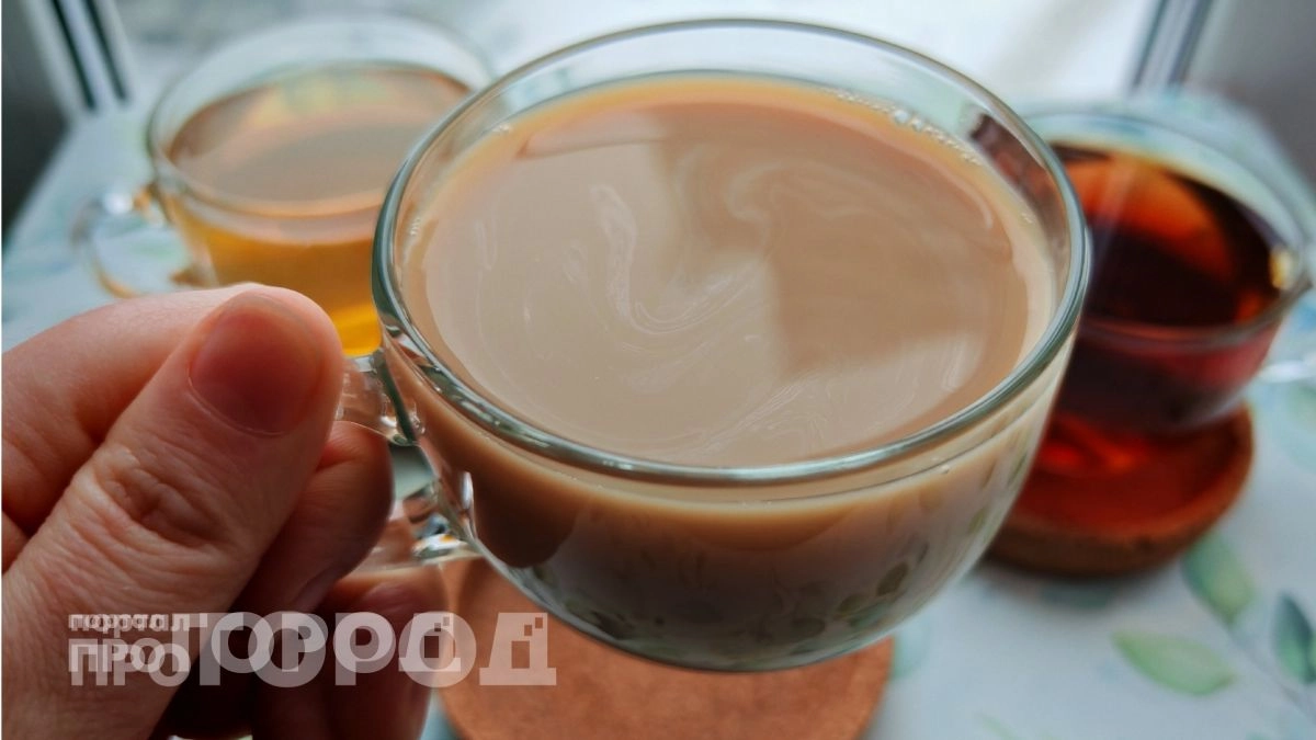 Перестаньте добавлять молоко в утренний кофе: кардиолог объяснил почему этот привычный ритуал губит сосуды