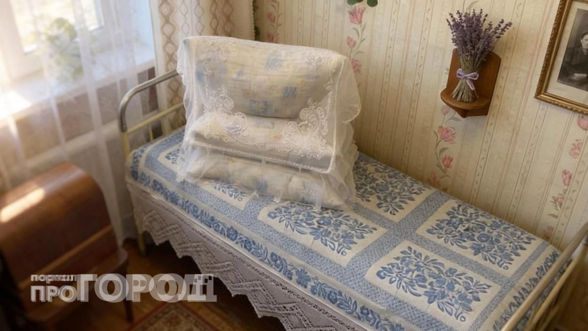 Странный ритуал с подушками в СССР имел практический смысл: рассказываю зачем мы строили эти пирамиды на кровати