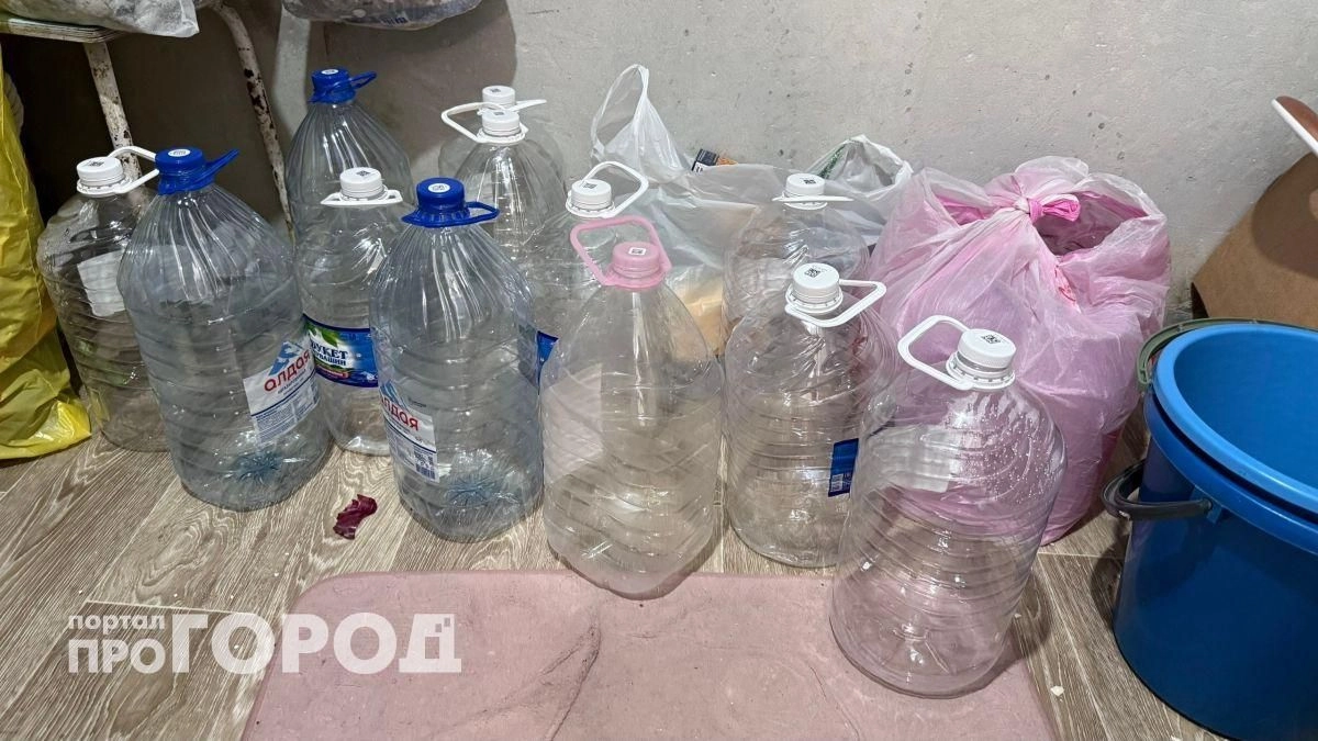 Хватит выбрасывать 5-литровые бутылки: показываю как превратить их в стильные органайзеры для идеального порядка