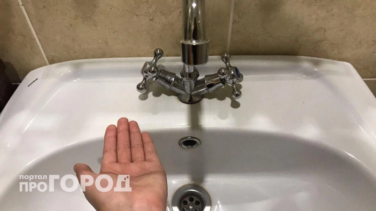 Выкинула дорогую систему очистки: теперь делаю воду из крана кристально чистой при помощи одного средства