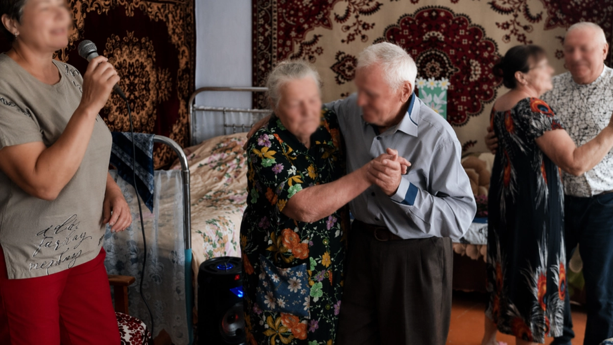 Ветеран из Котовки отметил 90-летие: в детстве чудом выжил при взрыве снаряда