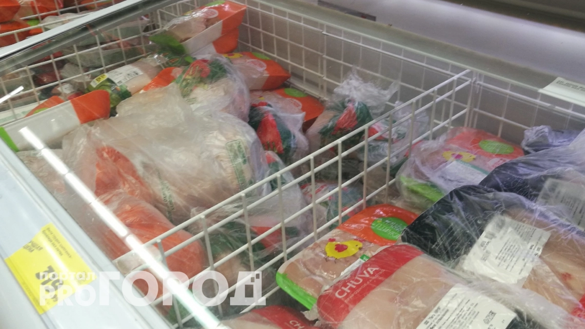 Вы рискуете здоровьем каждый раз при покупке этой части курицы: повар раскрыл правду о скрытой угрозе