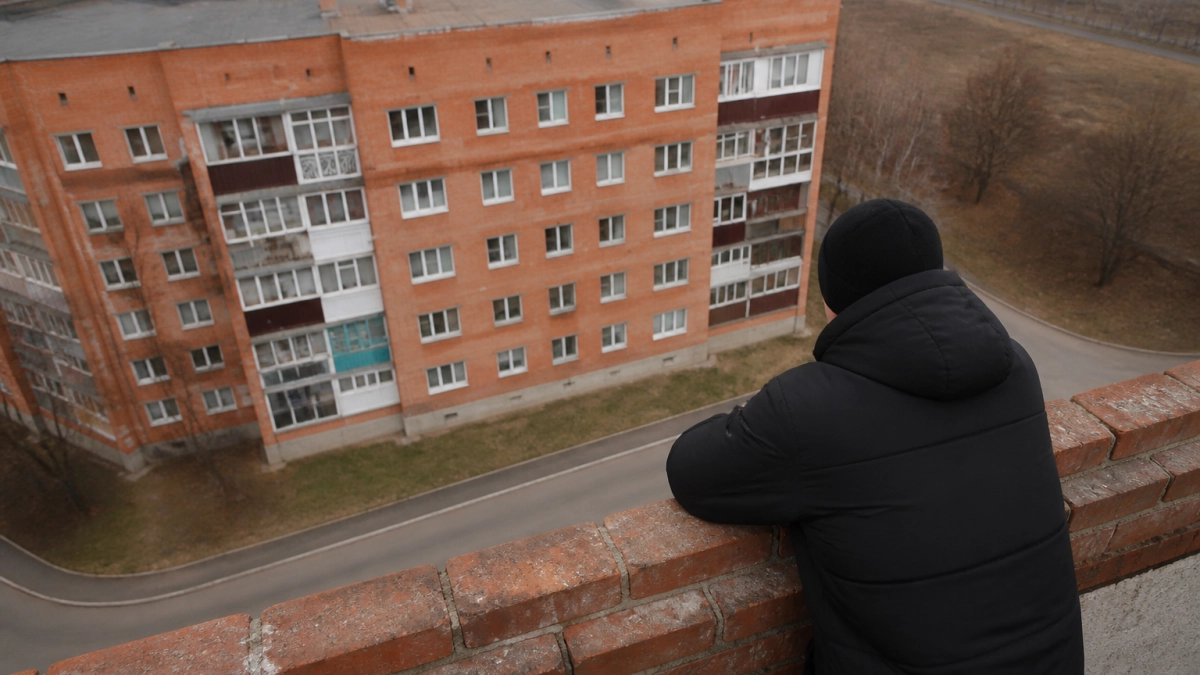 В Курске все три макета ордена украсили подсветкой с надписью о воинской славе