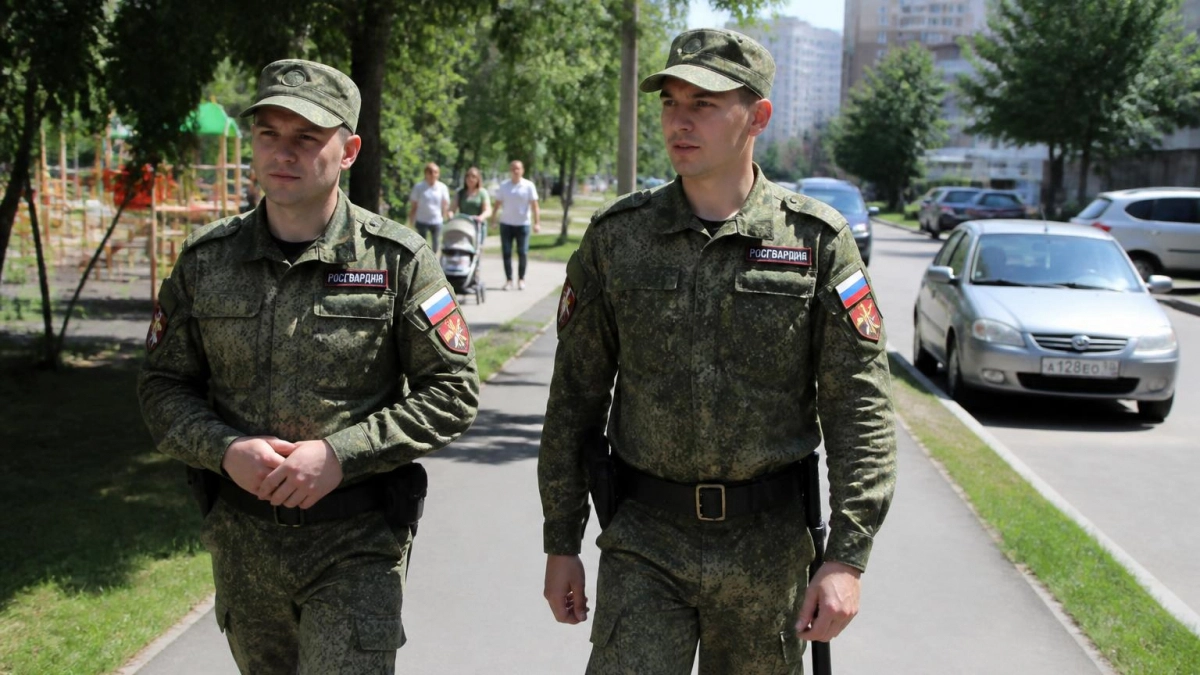 Курских росгвардейцев наградили медалями «За спасение погибавших» и «За боевое отличие»