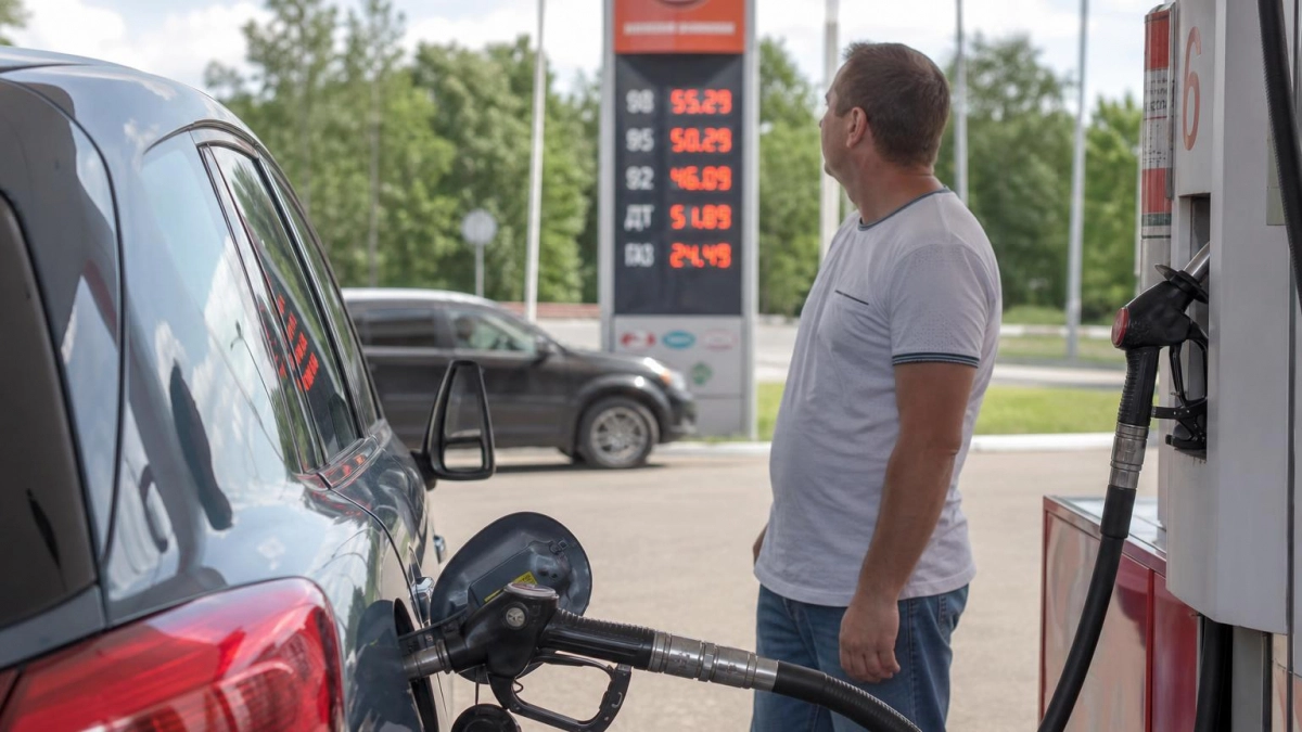 В Курской области с 24 июня топливо на АЗС будут отпускать только в баки