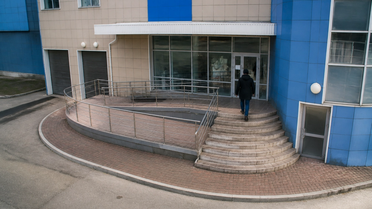 В Курске суд арестовал автомобили Северного рынка по иску прокуратуры