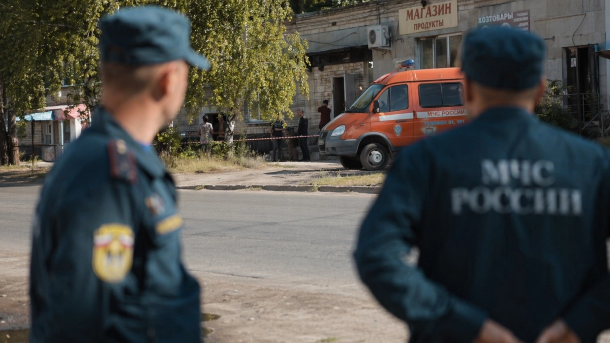 В Обояни дрон атаковал территорию у магазина, пострадал 78-летний мужчина