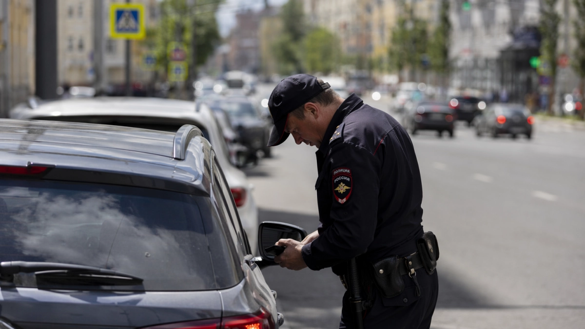 Курянка перевела 2,2 млн рублей за авто из-за границы и осталась без машины