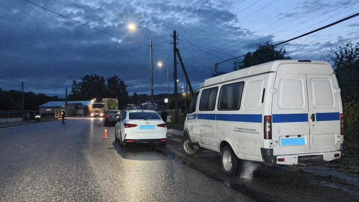 ДТП у моста через Рать под Курском собрало большую пробку на трассе