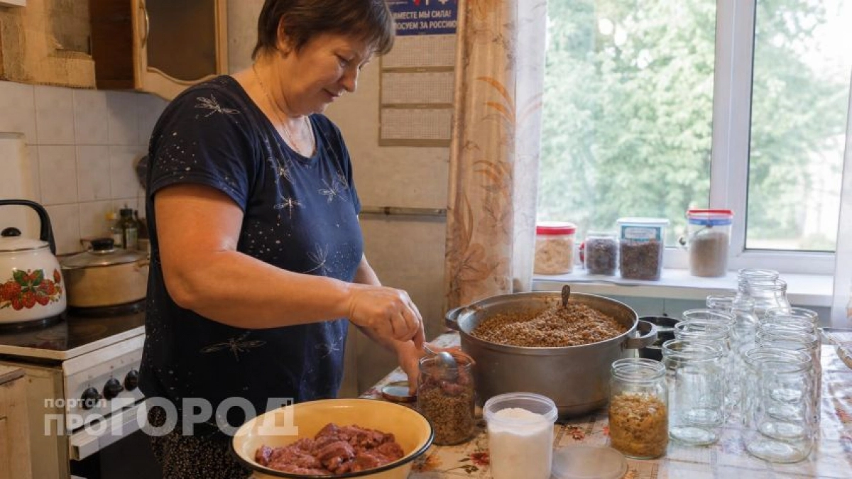 Забыла про плиту по вечерам: раскладываю гречку по банкам и закрываю вопрос с ужинами на целую неделю вперед