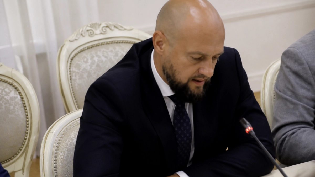 Мэр Курска объяснил путаницу с ремонтом дорог на Запольной и Заводской