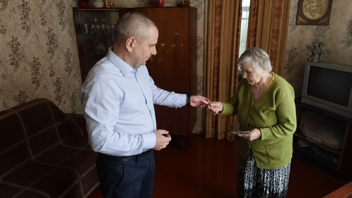 82-летней курянке вручили удостоверение жителя блокадного Ленинграда после изменения правил