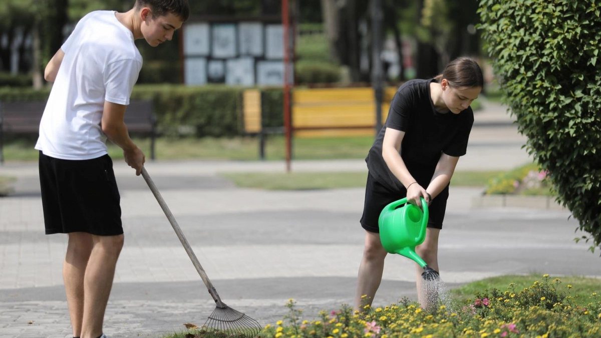 Курским подросткам напомнили о летней подработке и запрете на ночные смены