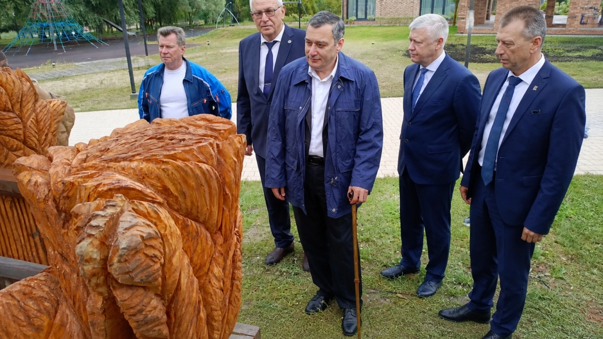 Хинштейн оценил благоустройство пляжа «Тёплое место» с аквапарком и глэмпингом
