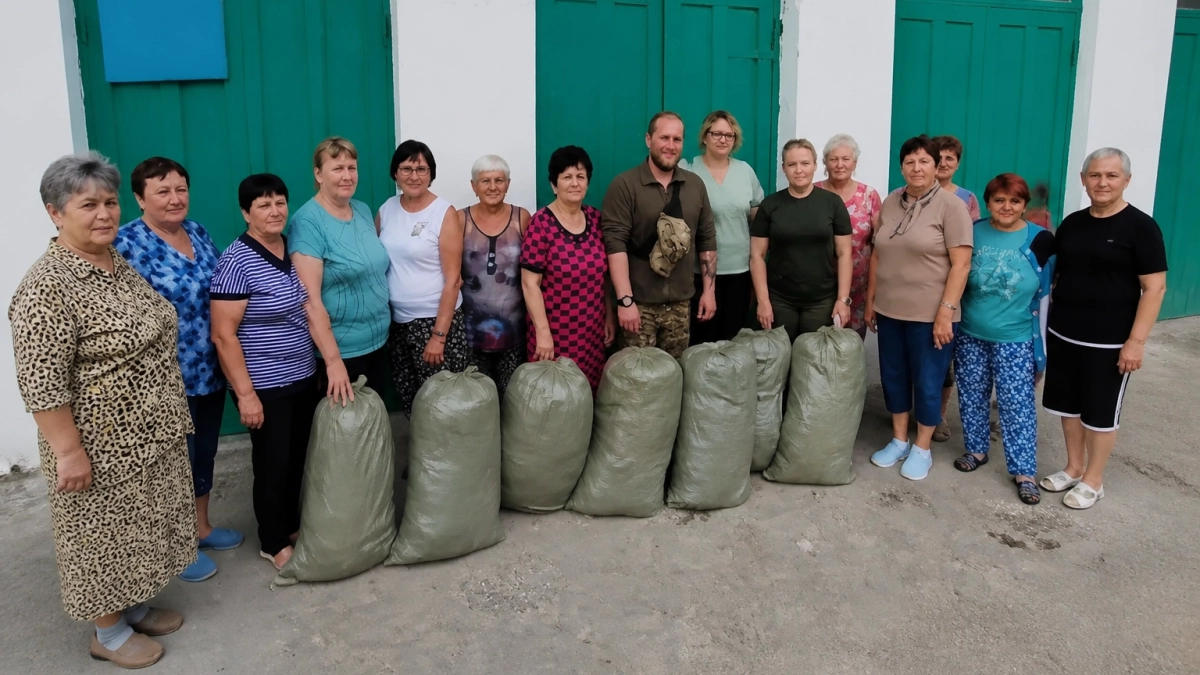 Из Аткарска в Курск отправили гуманитарный груз с продуктами и маскировочными сетями