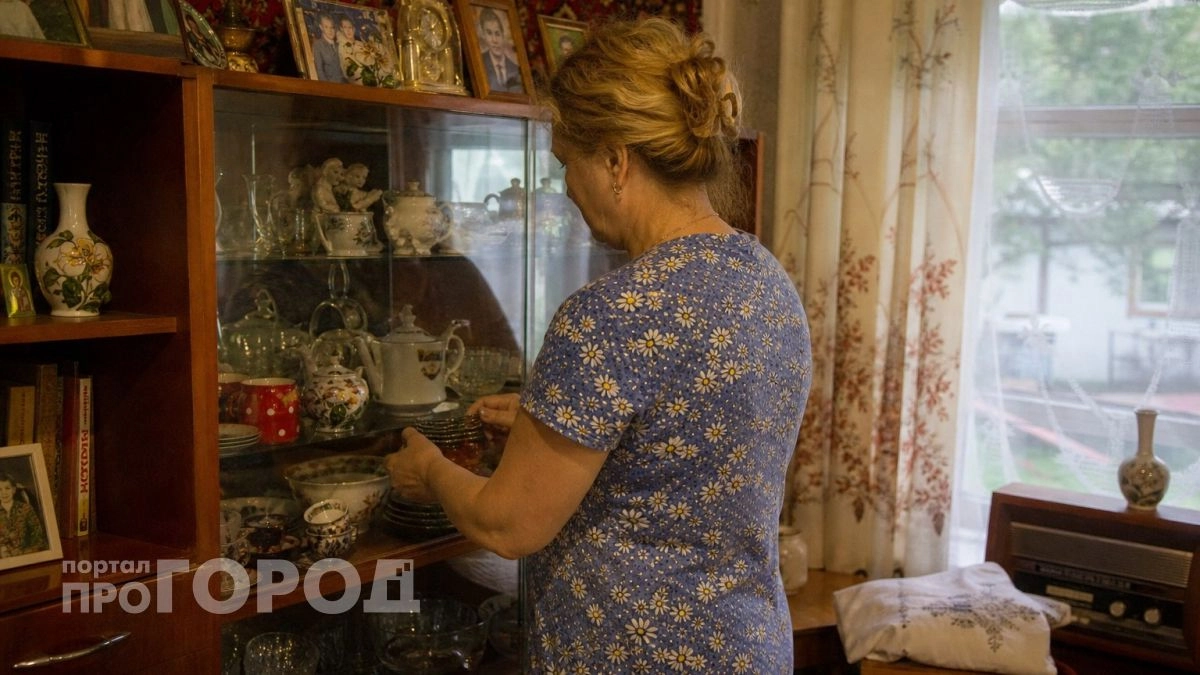 Хватит переплачивать за лофт: как превратить обычный советский сервант в стильную мебель за один вечер