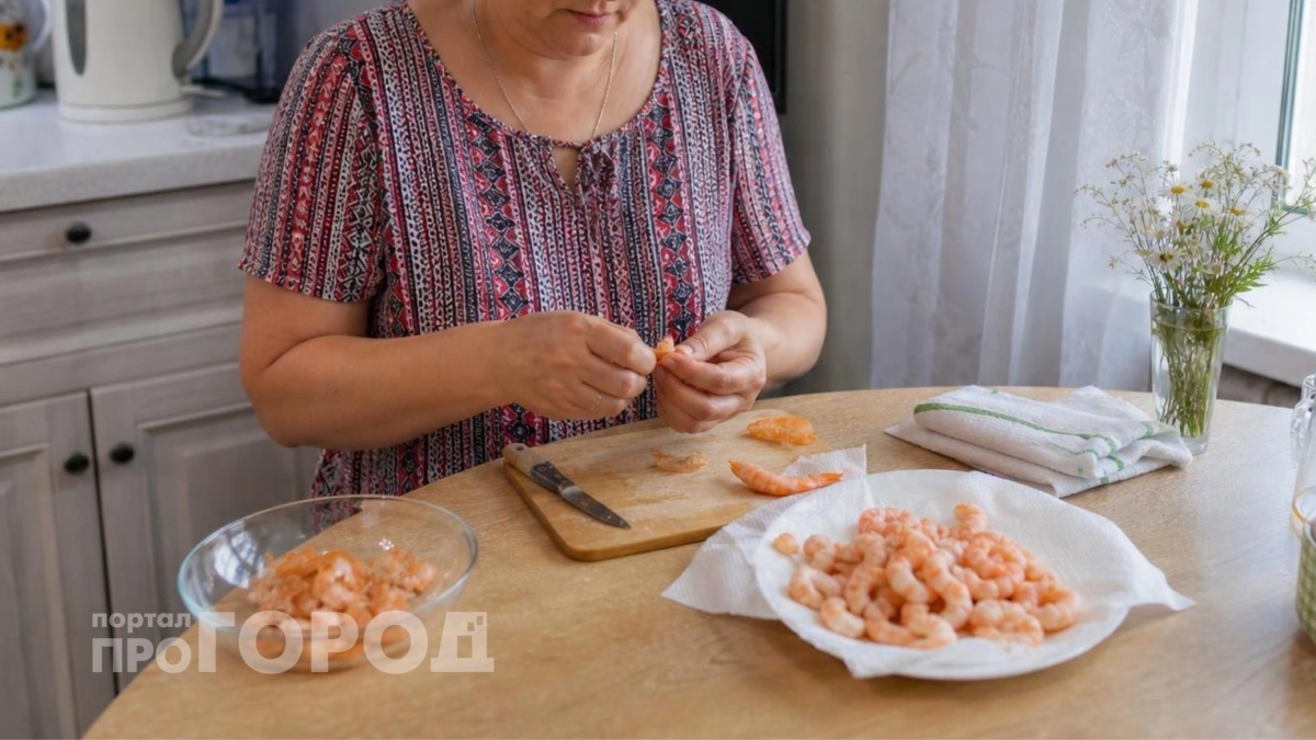 Выкидывать или оставить: что на самом деле скрывает темная нить в креветке и опасно ли это для вашего здоровья