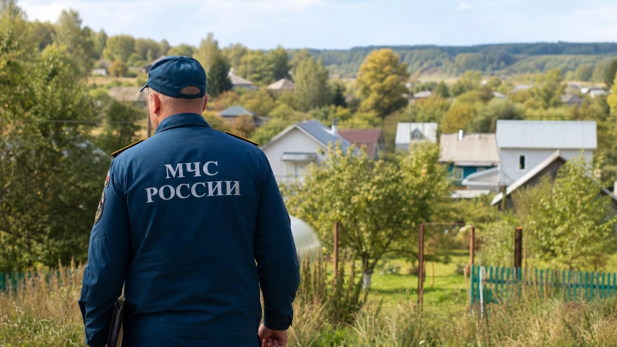 В Курской области после атак ВСУ повреждены магазин, дом и вышка связи