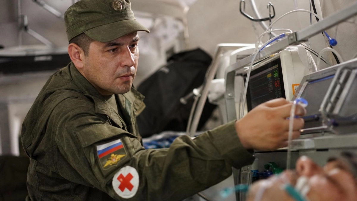 Глава курского Минздрава поздравила военных медиков и поблагодарила за спасённые жизни