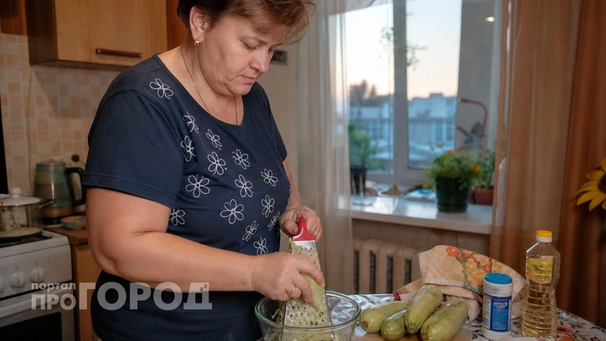 Забудьте про кабачковую икру: я делаю нежнейшее масло на бутерброды из простых овощей с огорода