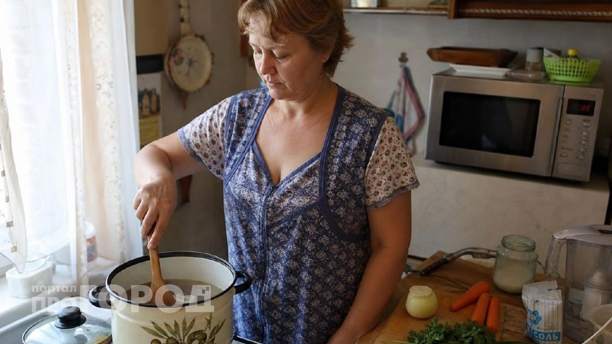 Больше никакой мутной воды в кастрюле: как правильно обращаться с мясной пенкой для идеального бульона