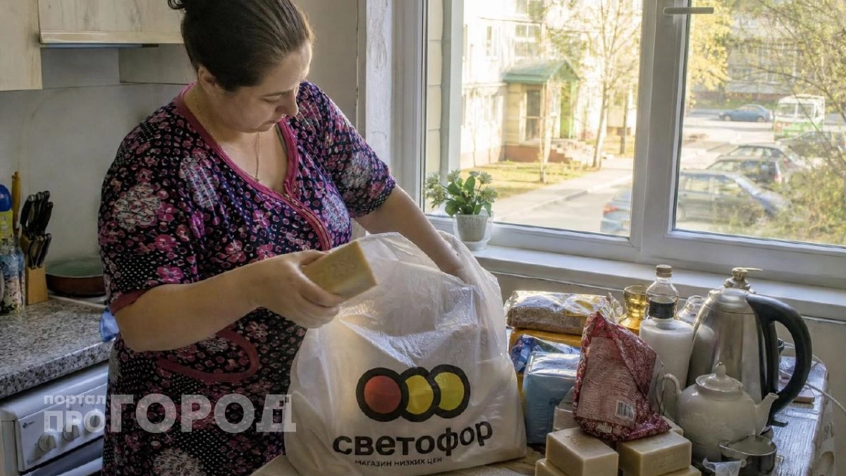 Забудьте про дорогую бытовую химию: я нашла 10 способов сэкономить бюджет с помощью обычного мыла из Светофора