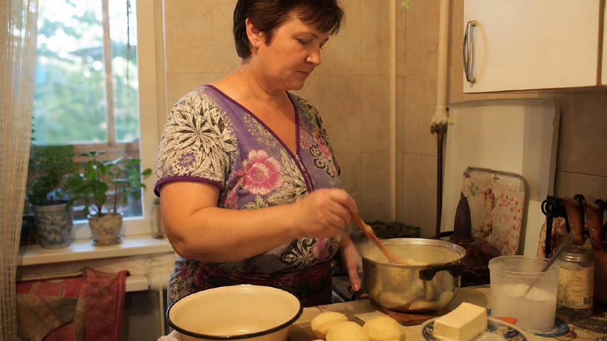 Хватит портить картошку: один простой прием сделает пюре воздушным и нежным как в лучших ресторанах мира