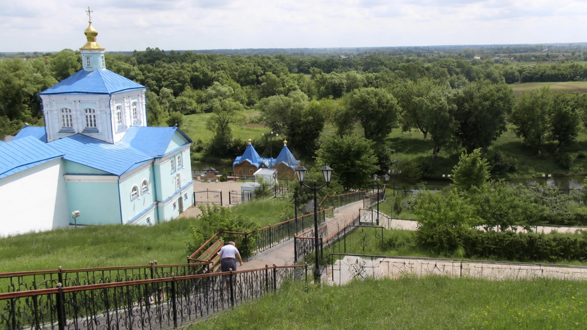 У Коренной пустыни под Курском во время экоакции собрали 32 кубометра мусора
