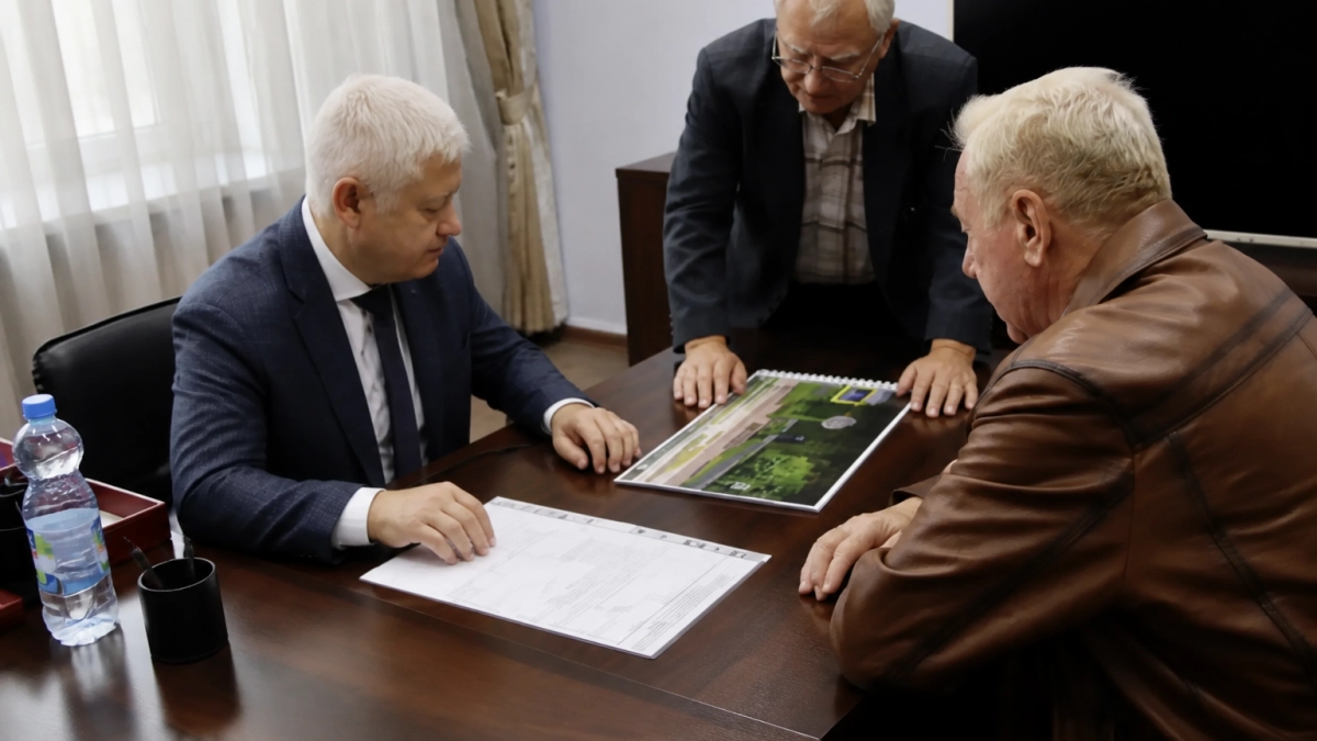 В Курске Василий Пискарев на первом приеме обсудил обращения 15 жителей